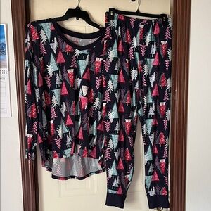 Festive Tree Print Pajama Set
